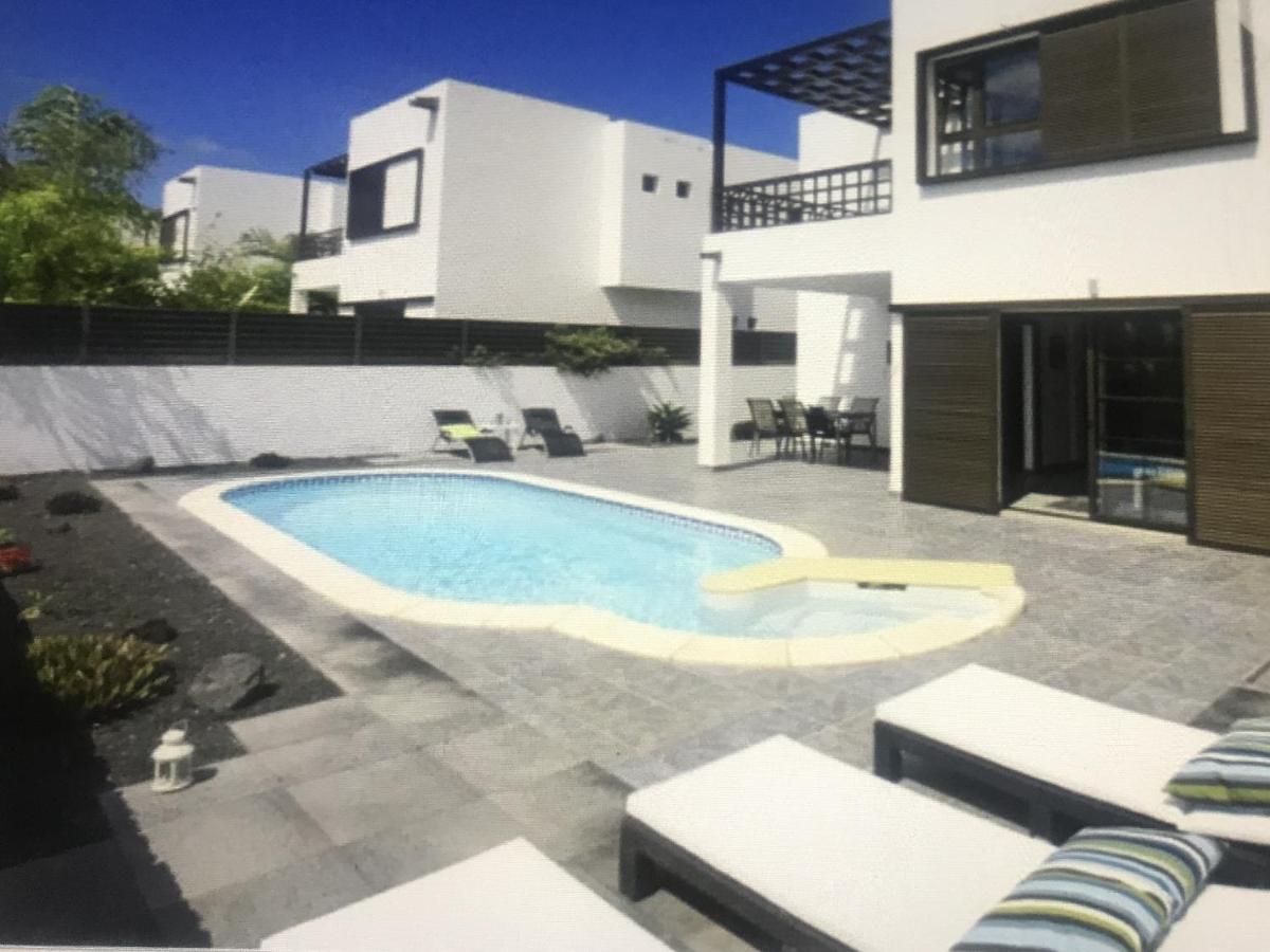 Modern Villa With Sea Views Коста-Тегисе Экстерьер фото