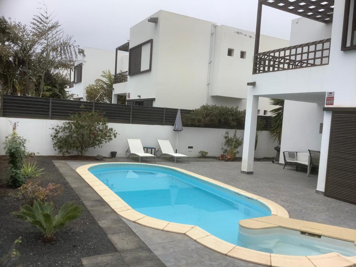 Modern Villa With Sea Views Коста-Тегисе Экстерьер фото